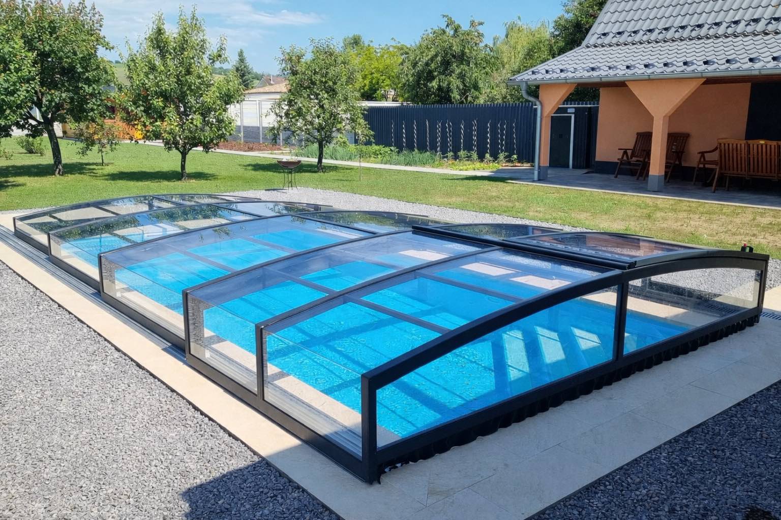 Hliníkové kryty bazénů