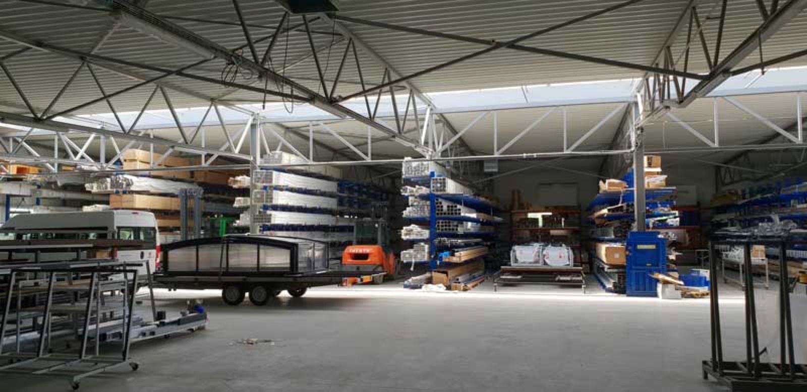 Výroba zastřešení bazénu - montáž segmentů