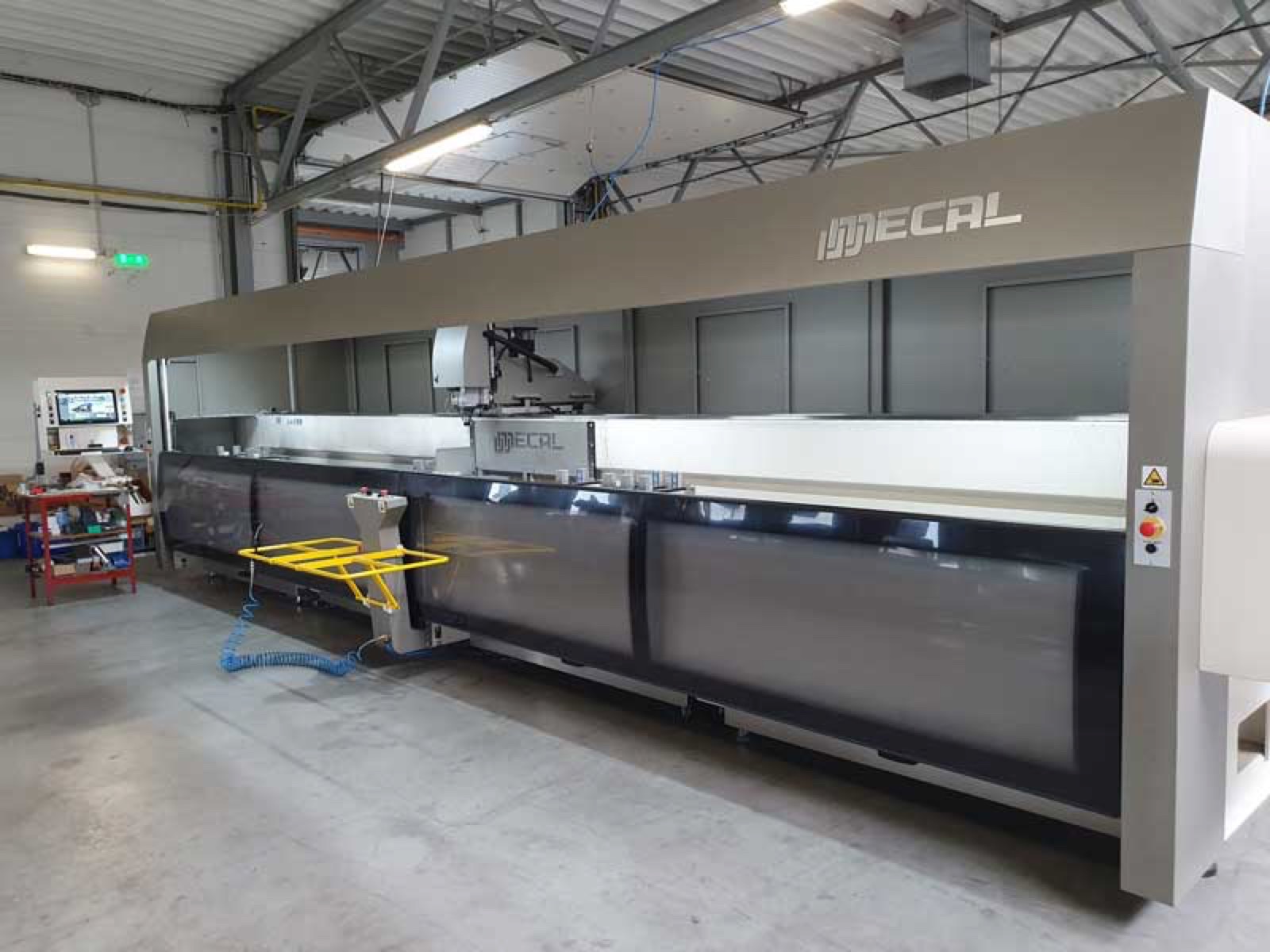 Výroba zastřešení bazénu - finální úprava